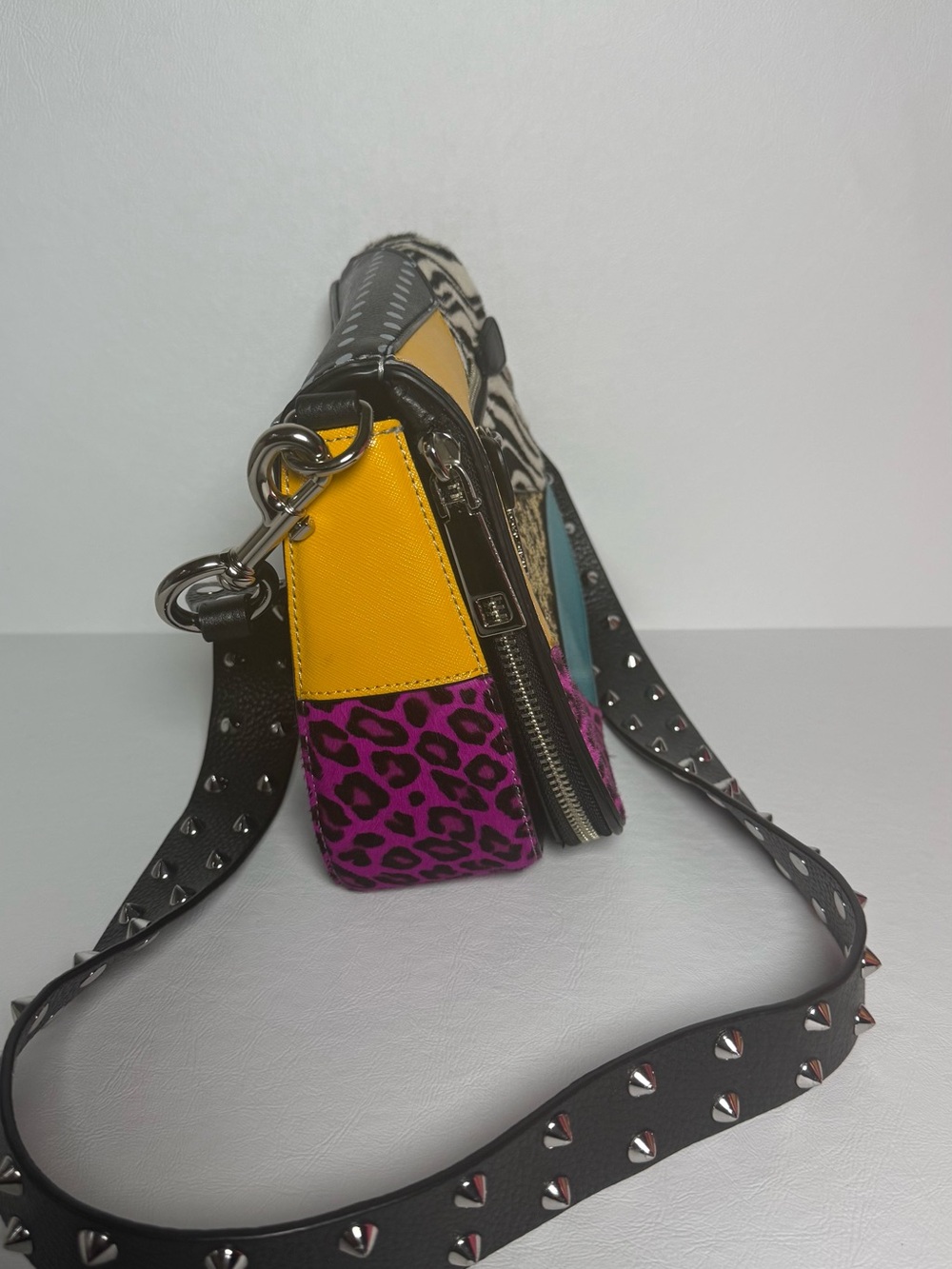 Marc Jacobs Nomad Removable Crossbody Saddle Bag - Black Spiked Strap - Picture 4 of 8